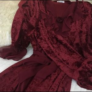 Timeless beautiful burgundy velvet nightie & robe
